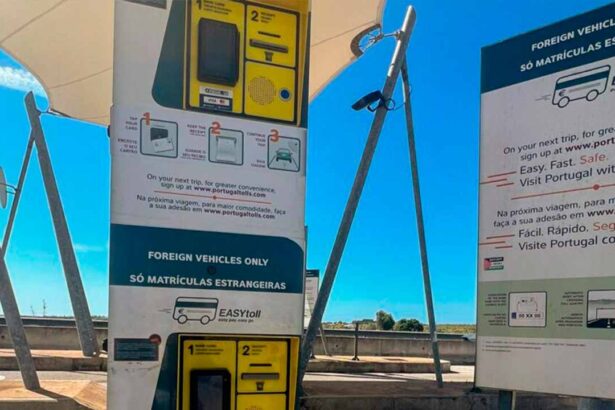 A Infraestruturas de Portugal (IP) garantiu hoje que não estão a ser cobradas portagens na autoestrada 22 (A22), embora as máquinas de adesão ao sistema «easytoll» continuem a funcionar junto à Ponte Internacional do Guadiana, no Algarve.