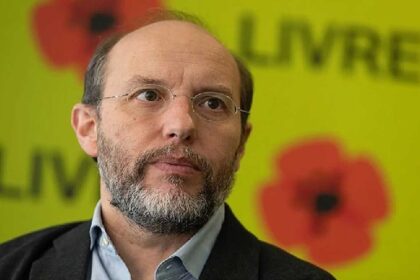 O líder do Livre acusou hoje o governo de não dar importância ao 25 de Abril para agradar o eleitorado do Chega.