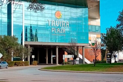 Os Solal Marketing Awards 2025 selecionaram o centro comercial Tavira Plaza como finalista nas categorias de «Customer Services» e «Corporate Social Responsability».