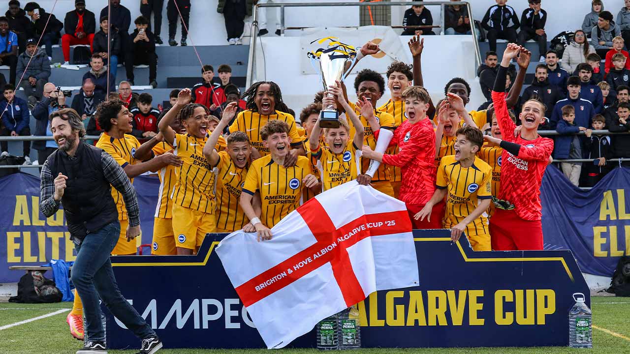 Jovens de vários clubes nacionais e internacionais rumaram a Silves para participarem no Torneio Internacional Algarve Elite Cup em Sub-13, Sub-14 e Sub-16.