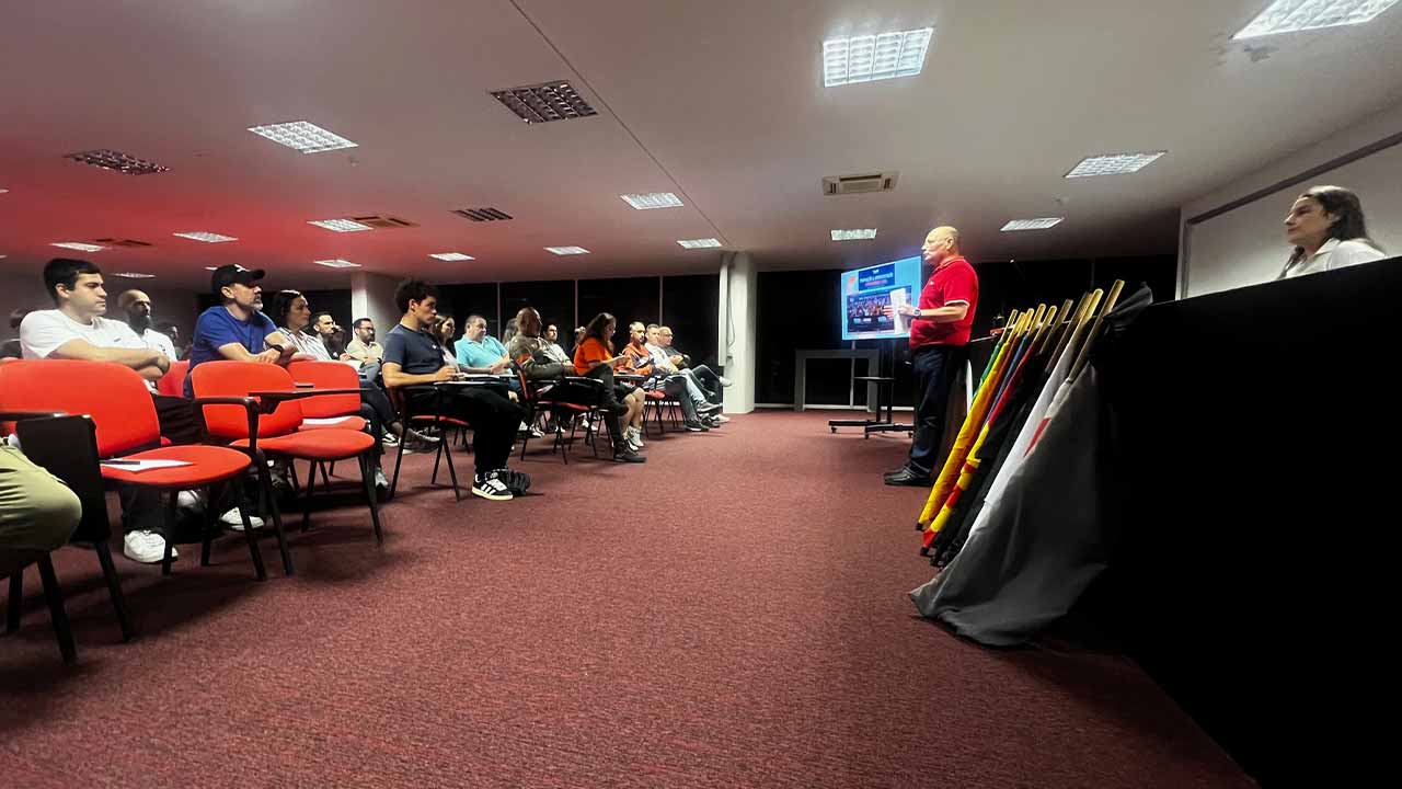 Com o objetivo de garantir a segurança de todos e preparar ainda melhor o segundo semestre do ano, o AIA Motor Clube deu formação a 30 novos comissários de pista.