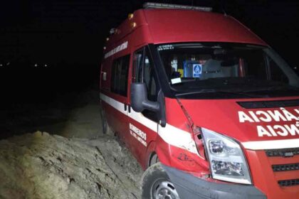 Uma ambulância da Unidade de Alzheimer de Castro Marim foi furtada por um utente internado naquela instituição, tendo o mesmo sido intercetado após alguns quilómetros pelas autoridades.