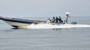 A Polícia Marítima apreendeu esta manhã 21 fardos de material estupefaciente a sul da Barra do rio Guadiana, em VRSA.