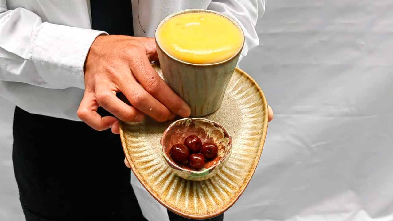 «Fogo do Oeste», de António Ribeiro, aluno da Escola de Hotelaria e Turismo do Algarve, foi o grande vencedor do VI Festival de Cocktails do Oeste.
