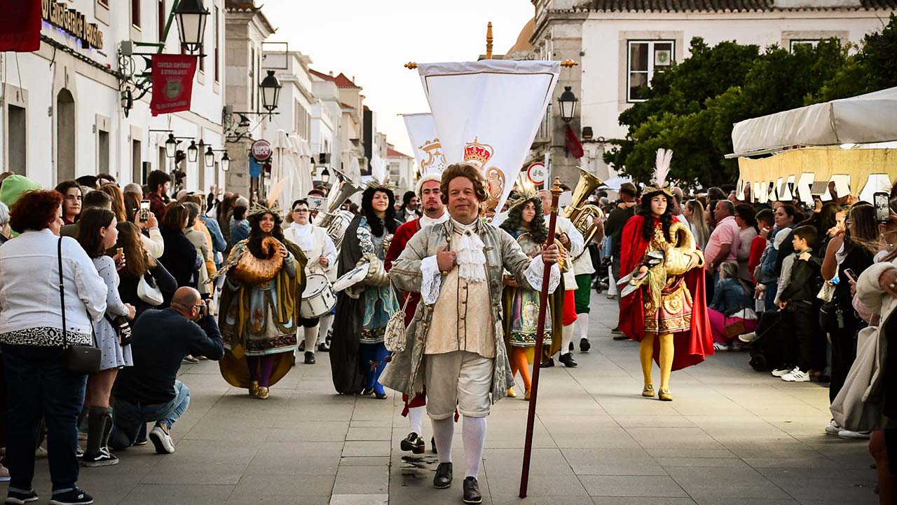 Vila Real de Santo António vai regressar entre sexta-feira e domingo ao século XVIII, com a realização do Festival Setecentista, que conta com um cortejo, recriações históricas ou animação de época, anunciou hoje o município.