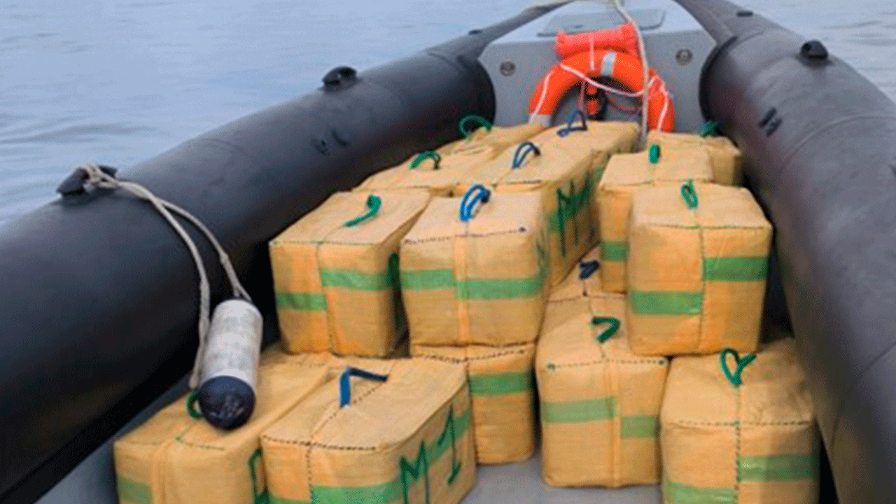 Mais de uma tonelada de haxixe foi apreendida hoje no Rio Guadiana, entre Portugal e o sul de Lepe, numa operação conjunta da GNR e da Guardia Civil Espanhola.