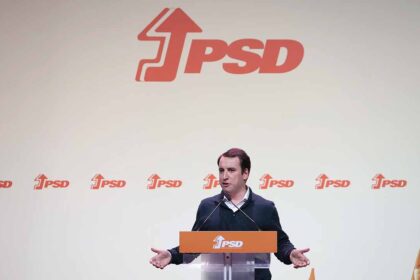 O presidente da Juventude Social-Democrata (JSD) fez um apelo aos jovens que votaram há um ano no Chega para que não desperdicem o seu voto, defendendo que o partido liderado por André Ventura não apresentou qualquer proposta para eles.