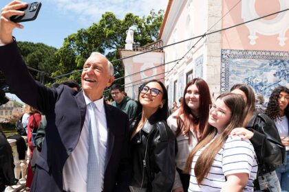 O Presidente da República afirmou hoje que irá procurar «a solução de governabilidade melhor ou menos má» na sequência das legislativas de domingo.