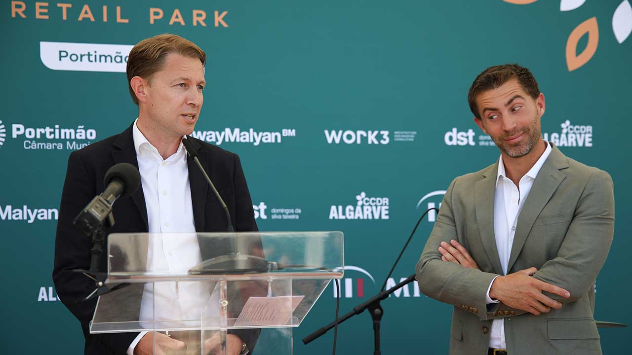Alexander Murch, Álvaro Bila e Enzo Guidez brindam ao sucesso do Nova Vila Retail Park, hoje pré-inaugurado.