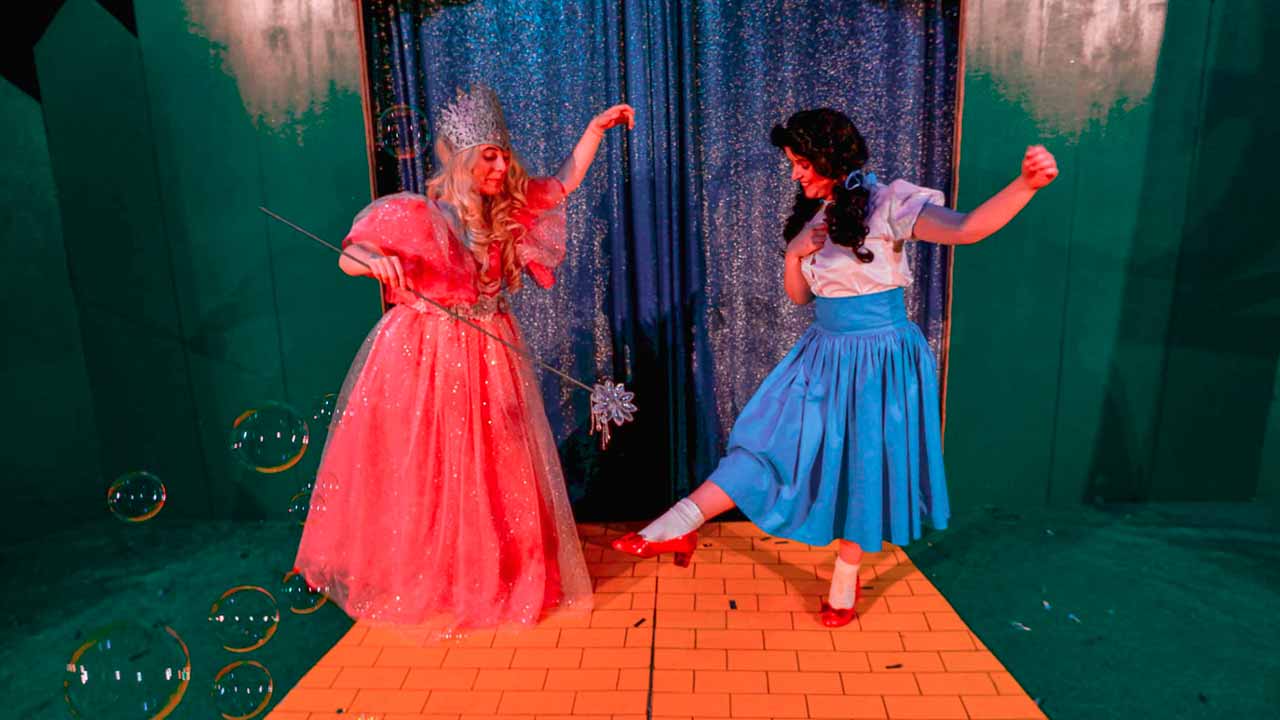 O Teatro Mascarenhas Gregório, em Silves, vai ser paragem obrigatória no Dia da Criança com a peça «OZ - O Musical», no âmbito do Ciclo do Teatro do município.