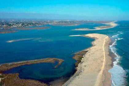 Cerca de 40.000 metros cúbicos de areia vão ser colocados na praia da Fuseta-Mar, para assegurar as condições de segurança na próxima época balnear.