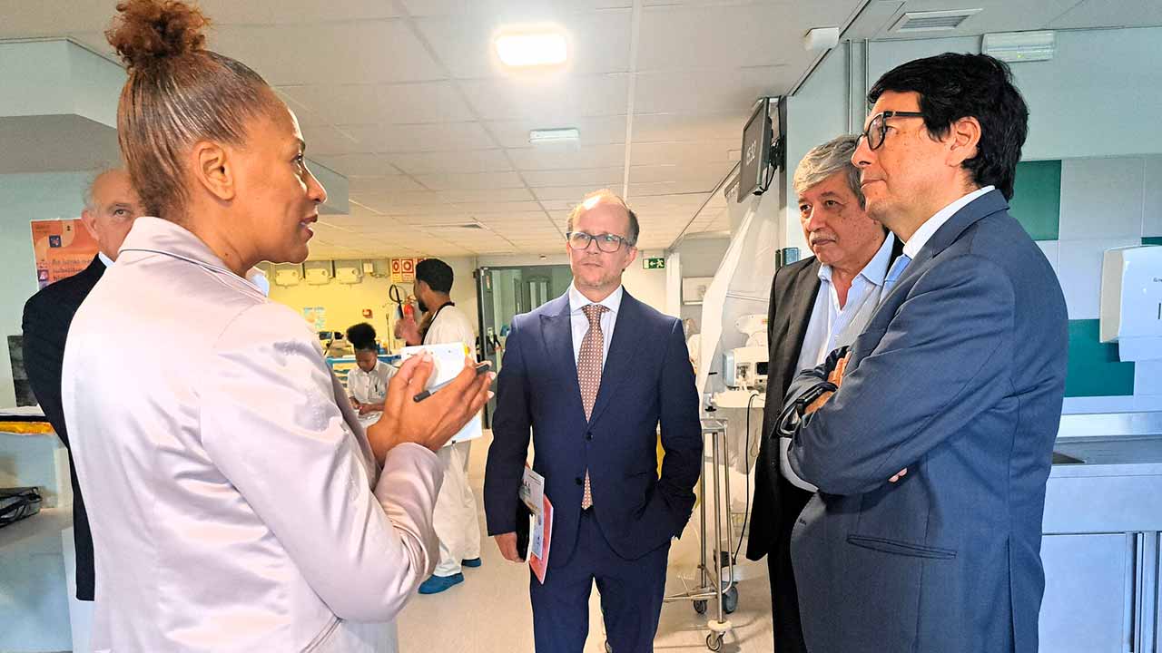 A Unidade Multidisciplinar de Insuficiência Cardíaca do Hospital de Faro já está em funcionamento, permitindo tratar em Hospital de Dia episódios agudos, evitando internamentos ou recurso ao Serviço de Urgência.