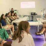 Cuidadores informais e profissionais em Albufeira, para uma tarde de reflexão, partilha e capacitação promovida pela APEXA – Associação de Apoio à Pessoa Excecional do Algarve.