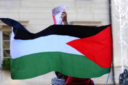 Faro foi o palco escolhido para uma nova manifestação pacífica da plataforma cívica Algarve pela Palestina, esta com quatro intervenções e momentos de microfone aberto.