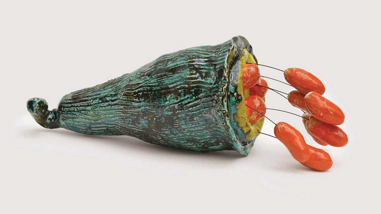 A exposição «Lugar Lugares», composta por um conjunto de obras de cerâmica de António Vasconcelos Lapa, está patente no Teatro Mascarenhas Gregório, em Silves, até 31 de outubro.