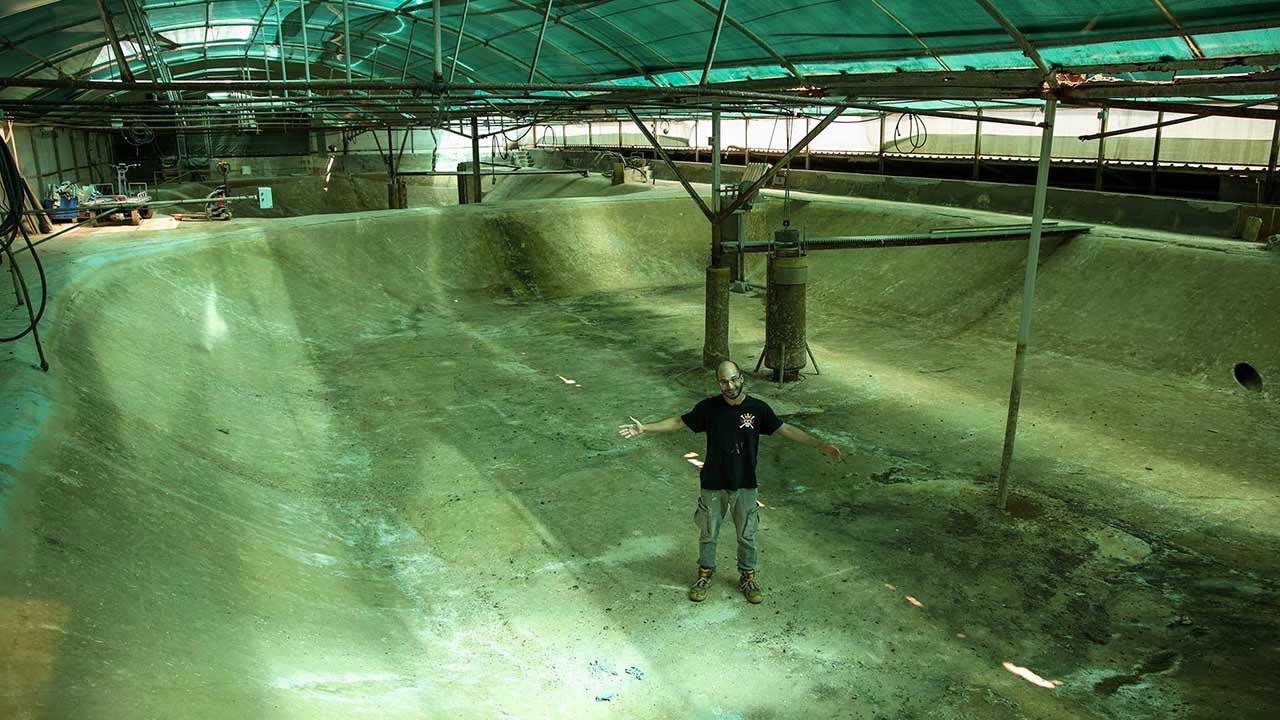 Projeto inovador de aquacultura em Alvor aposta em juntar macroalgas, douradas e em pepinos-do-mar para criar sistema sustentável e circular.