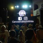 A Carvoeiro Noite Black & White 2025 superou todas as edições anteriores e é uma das maiores celebrações ao ar livre em Portugal.