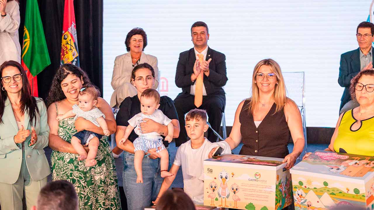 O Dia do Município de Castro Marim celebrou-se na terça-feira, dia 24 de junho, com um programa diversificado e que ficou marcado por vários momentos institucionais e atividades culturais.
