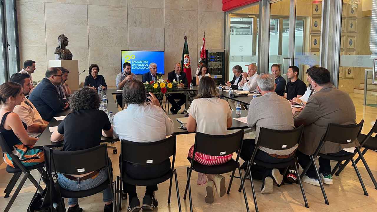 A Federação Nacional das Associações Juvenis (FNAJ) reuniu com Eurocidades em VRSA num encontro que defendeu a cooperação transfronteiriça centrada na juventude.