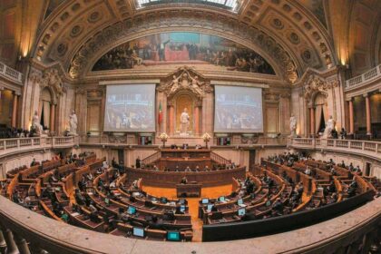O mapa oficial com os resultados das legislativas diz que a primeira reunião da Assembleia da República seja na terça-feira, 03 de junho.