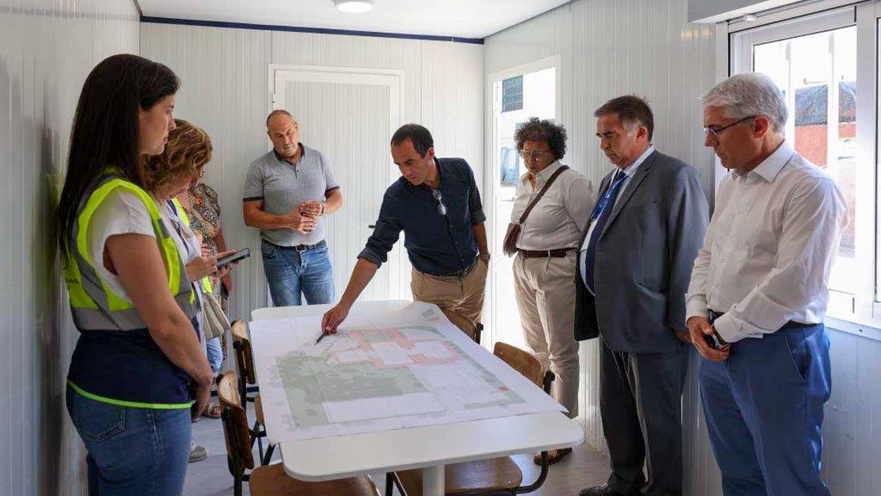 Investimento do Plano de Recuperação e Resiliência (PRR) em escolas do Algarve moderniza infraestruturas e combate abandono escolar.