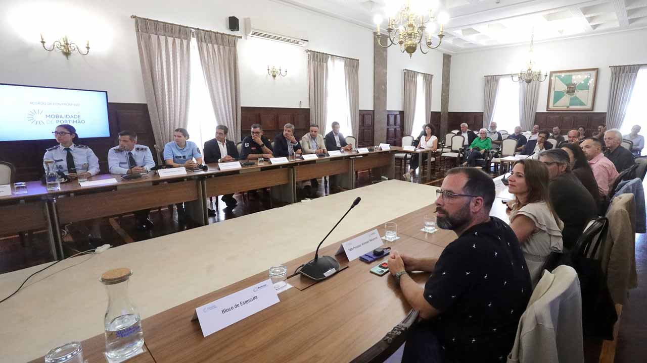 Portimão deu mais um passo no seu compromisso com a mobilidade urbana sustentável através da assinatura de Acordo de Compromisso.