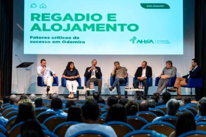 Associação de Horticultores, Fruticultores e Floricultores dos Concelhos de Odemira e Aljezur (AHSA) defende solução estável de alojamento para trabalhadores agrícolas.