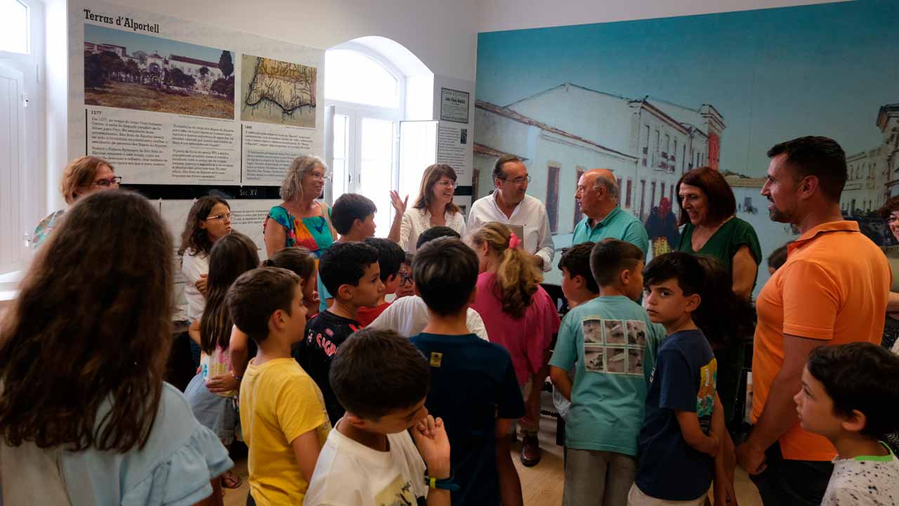 A turma de São Brás de Alportel foi premiada no concurso literário com um 2.º lugar na categoria Texto Coletivo Original e o Prémio Especial do Júri na categoria Recomendação de Leitura.