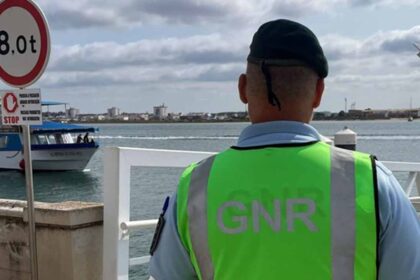 Um cidadão estrangeiro foi detido na quarta-feira por usurpação de identidade e permanência ilegal no Espaço Schengen, em VRSA.