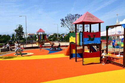 A Câmara Municipal de Vila Real de Santo António (VRSA) inaugurou um novo parque infantil em Vila Nova de Cacela.