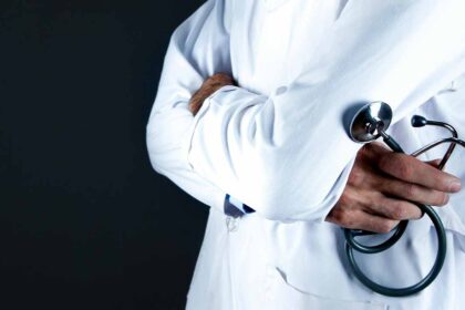 Dos 389 médicos de família que terminaram recentemente a formação da especialidade, apenas 231 escolheram uma das 585 vagas disponibilizadas no último concurso para a colocação nas Unidades Locais de Saúde (ULS).