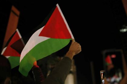 O Movimento «Algarve pela Palestina» convida toda a população a participar na «Panelada pela Palestina» marcada para as 19h40 de sexta-feira, dia 31 de julho, junto ao Arco da Vila, em Faro, bem como na mesma iniciativa a decorrer junto à Câmara Municipal de Portimão, no sábado, 1 de agosto, às 19h30.