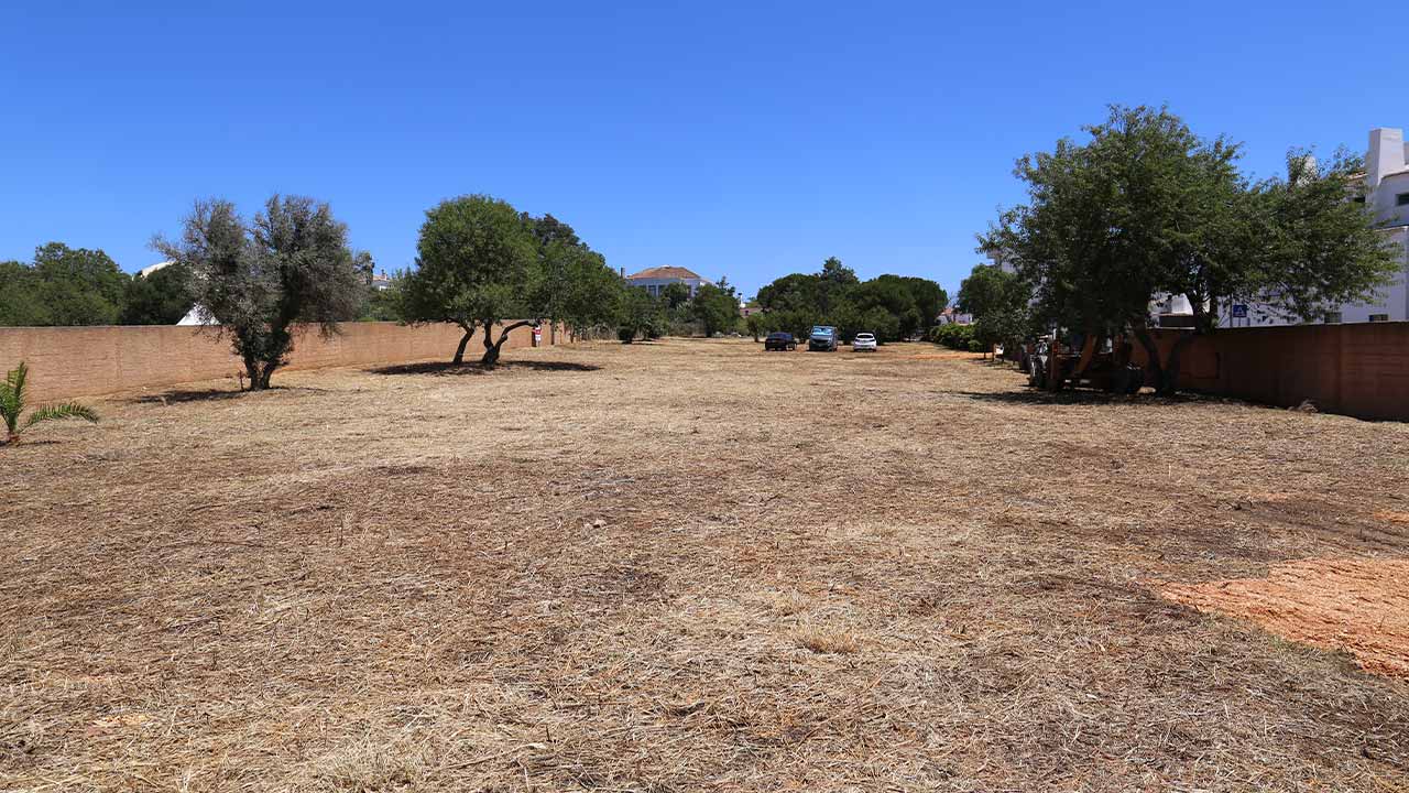 De forma a resolver a falta de estacionamento em Burgau, a autarquia de Vila do Bispo celebrou um contrato para um parque de estacionamento público.