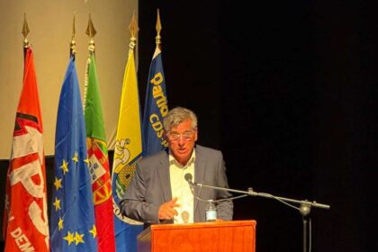 Foi num ambiente de «emoção, confiança, esperança e sentido de dever» que Gilberto Viegas apresentou, no domingo, a sua candidatura à presidência da Câmara Municipal de Lagos.