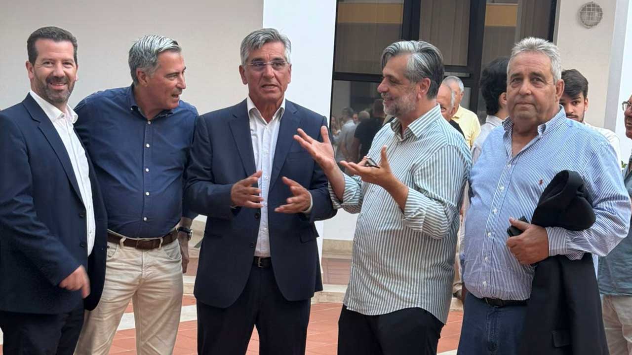 Foi num ambiente de «emoção, confiança, esperança e sentido de dever» que Gilberto Viegas apresentou, no domingo, a sua candidatura à presidência da Câmara Municipal de Lagos.