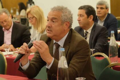 O arquiteto paisagista e escritor José Carlos Barros vai ser o candidato do PSD à Câmara de Vila Real de Santo António.