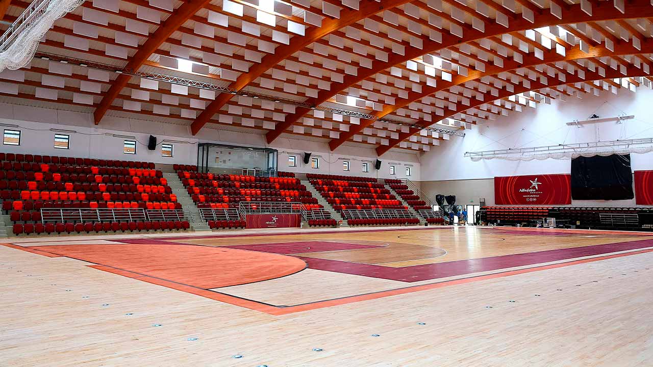 Num investimento superior a 200 mil euros, Albufeira está a proceder a obras de reparação do Pavilhão Municipal e garante que o mesmo «vai ficar como novo».