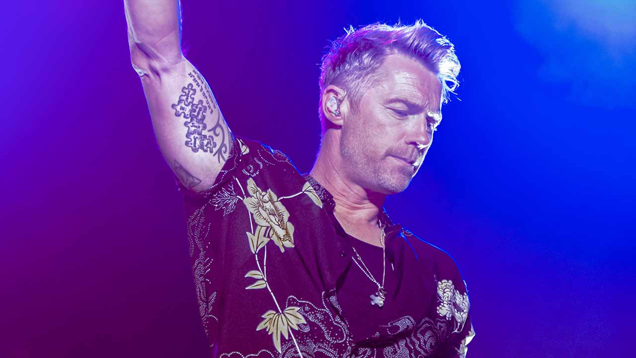O vocalista da banda Boyzone, Ronan Keating, vai atuar no Pine Cliffs Resort, em Albufeira, na 22.ª edição da Summer Gala, no dia 1 de agosto.