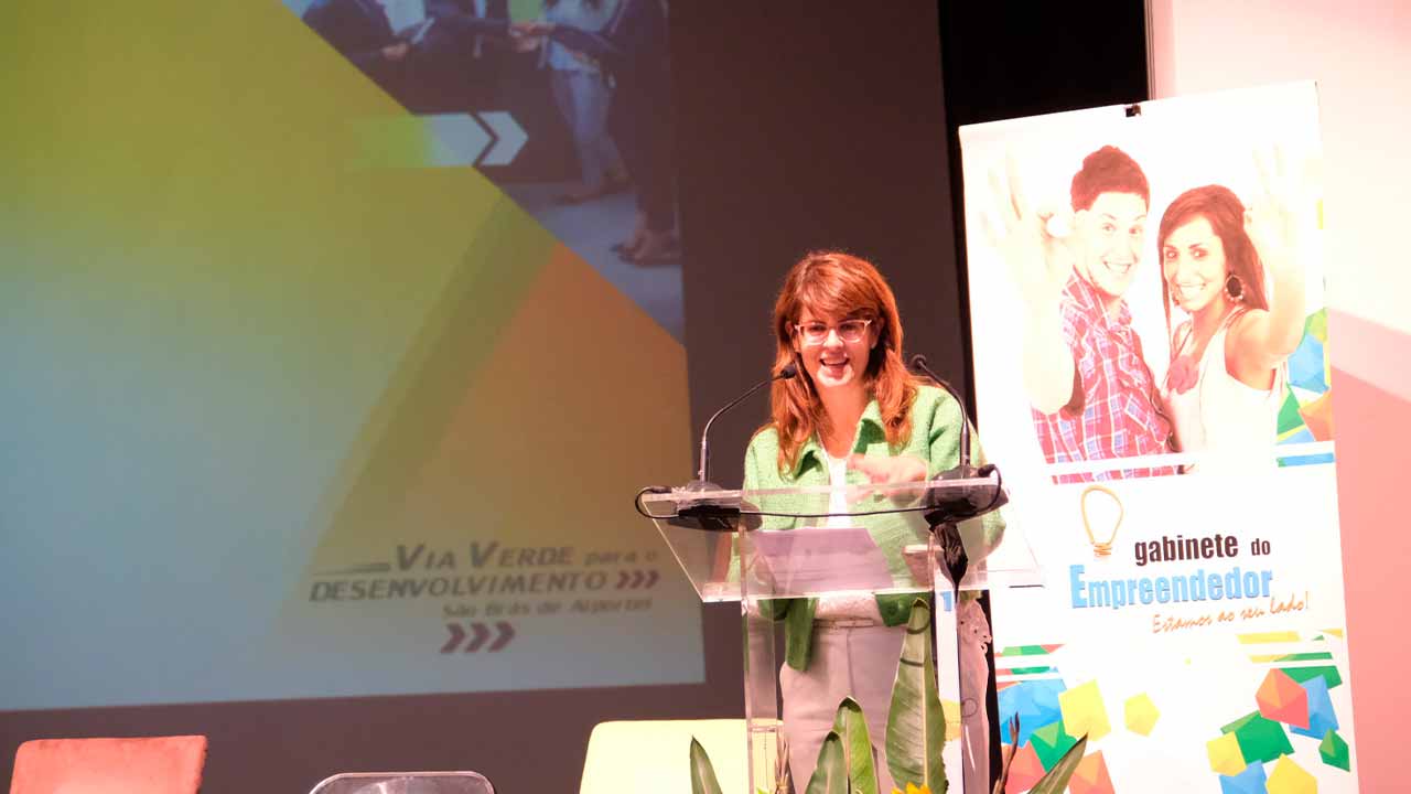 V Fórum Ideias de Negócios levou ao palco o empreendedorismo são-brasense com gastronomia, turismo, produção audiovisual, recursos humanos, marketing digital, decoração, marcenaria, espaços de eventos, coaching e formação e serviços de apoio às famílias.