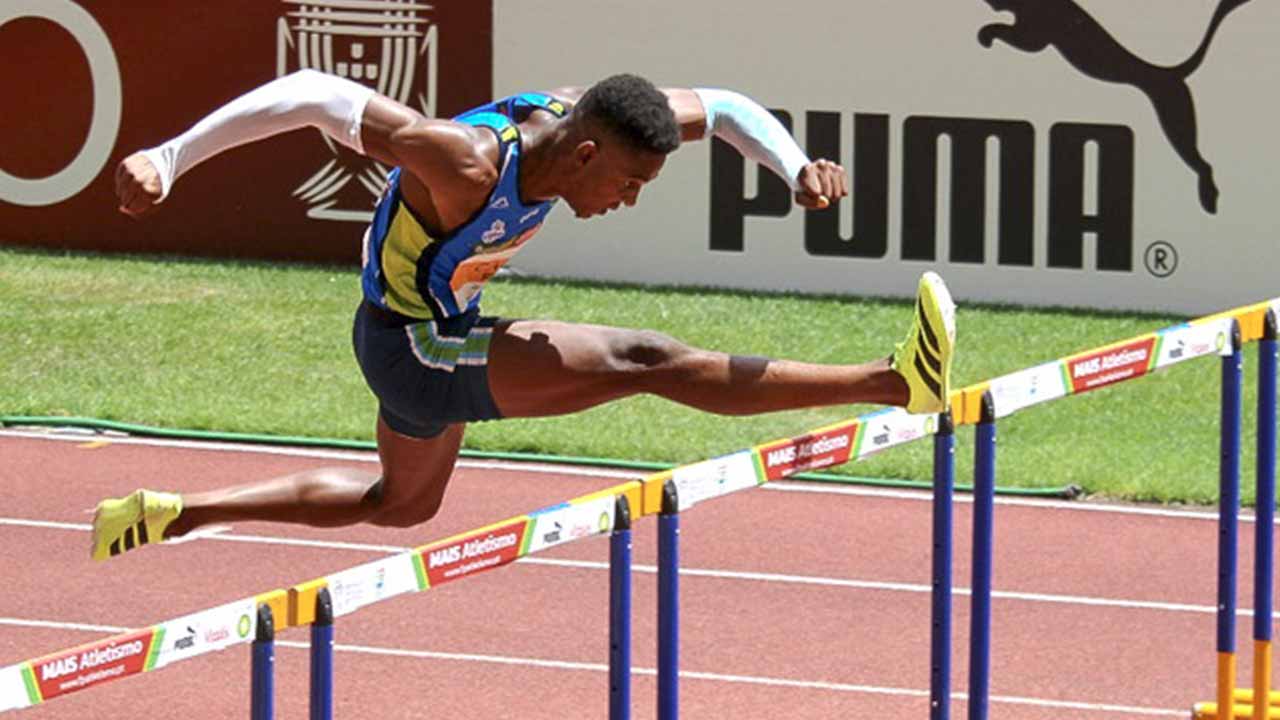 Concluiu-se o Campeonato Nacional de Atletismo de Clubes em Portugal e o atleta de Armação de Pêra Ussumani Djumo sagrou-se Campeão pelo CAOV - Clube de Atletismo Olímpico Vianense, que venceu a 3.ª Divisão masculina com um total de 122 pontos.