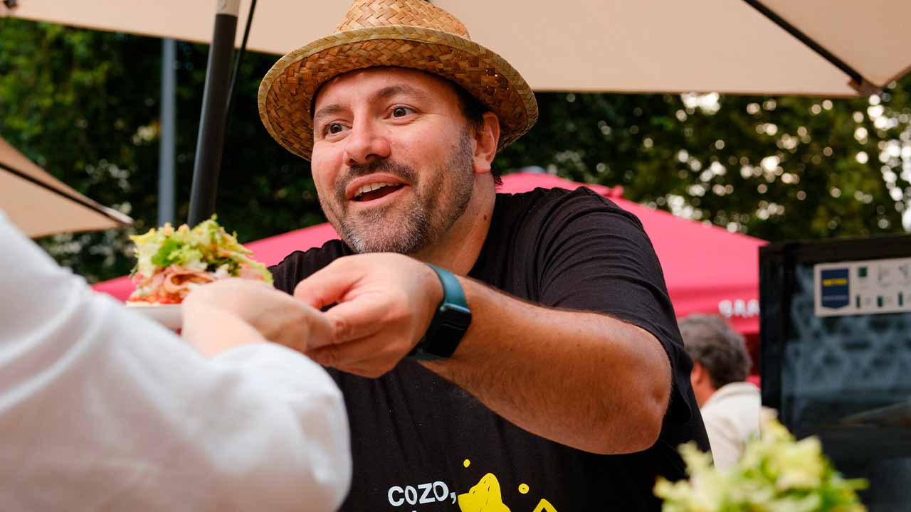 O Arrebita Portimão está de volta para a 6.ª edição e promete superar todas as anteriores: mais espaço, mais chefs, mais dias e um arranque que vai abrir o apetite a toda a cidade.