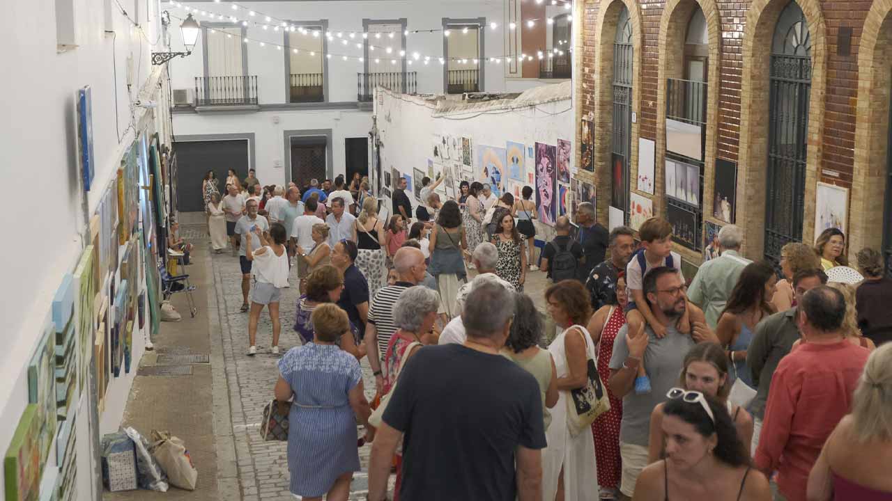 1500 obras marcaram o Paseo por el Arte, exposição em Ayamonte que contou com a presença de artistas de Castro Marim e VRSA.