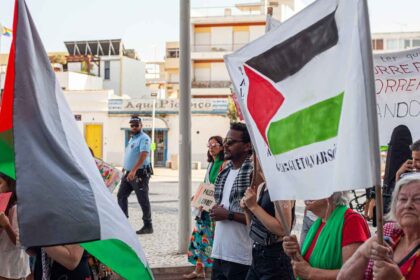 O presidente da Câmara de Faro lamentou hoje a partilha inadvertida de dados pessoais dos organizadores de uma manifestação de apoio à Palestina, dizendo já ter acionado todos os passos legais necessários para responder ao incidente.