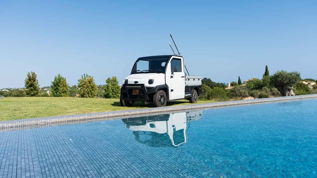 O PoolCar facilita o transporte de materiais, é amigo do ambiente e oferece um sistema silencioso e moderno.