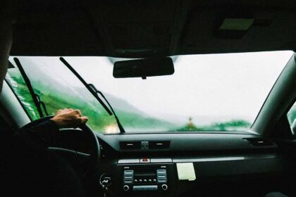 Já sentiu aquela mistura de frustração e desânimo ao reparar que algo no seu carro deixou de funcionar… e precisamente no dia em que mais precisava dele?