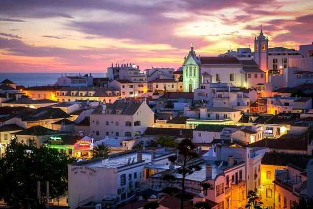 Há vários anos que temos vindo a dedicar algum tempo da nossa investigação à origem dos Dias Feriados Municipais, sobretudo os que se relacionam com a região do Algarve.