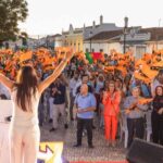 A apresentação da candidatura de Filomena Sintra à Câmara Municipal de Castro Marim encheu a Praça 1.º de Mario com cerca de 1400 pessoas.