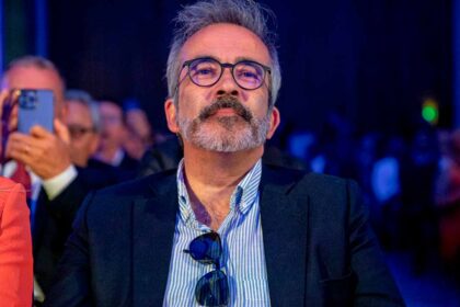 Paulo Rangel, ministro de Estado e dos Negócios Estrangeiros classificou hoje como «um ultraje aos bombeiros» um vídeo nas redes sociais protagonizado por André Ventura a apagar um pequeno fogo, e defendeu que «não se pode ter medo de radicais».