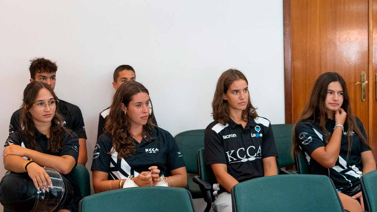 O município de Lagoa distinguiu os atletas do Kayak Clube Castores do Arade medalhados nas duas etapas do Campeonato Nacional de Regatas em Linha.