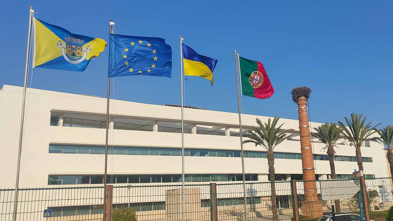 Portugal e Ucrânia estão agora mais ligados com a assinatura do acordo de cooperação entre o município de Lagos e Pivdenne.